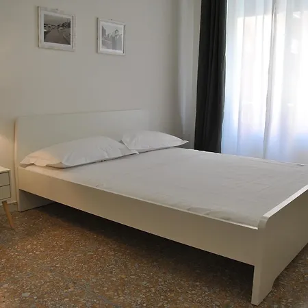Vatican House 2 *
